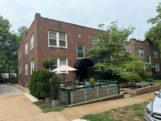 905 Concordia Ln Apartment for rent in Clayton, MO