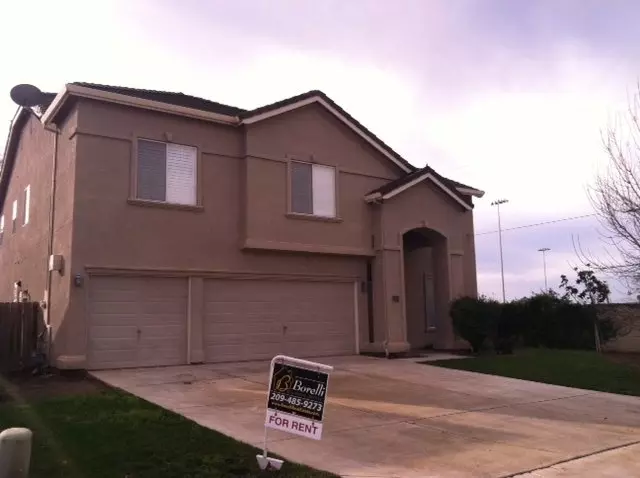 Spacious Two Story Home For Rent House for rent in Los Banos, CA