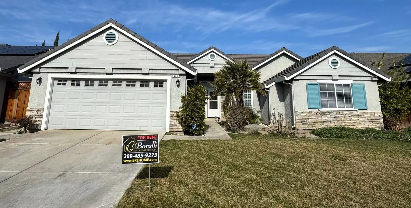 Beautiful 3 Bed 2.5 Bath Home With Solar And Landscaper Included! House for rent in Los Banos, CA