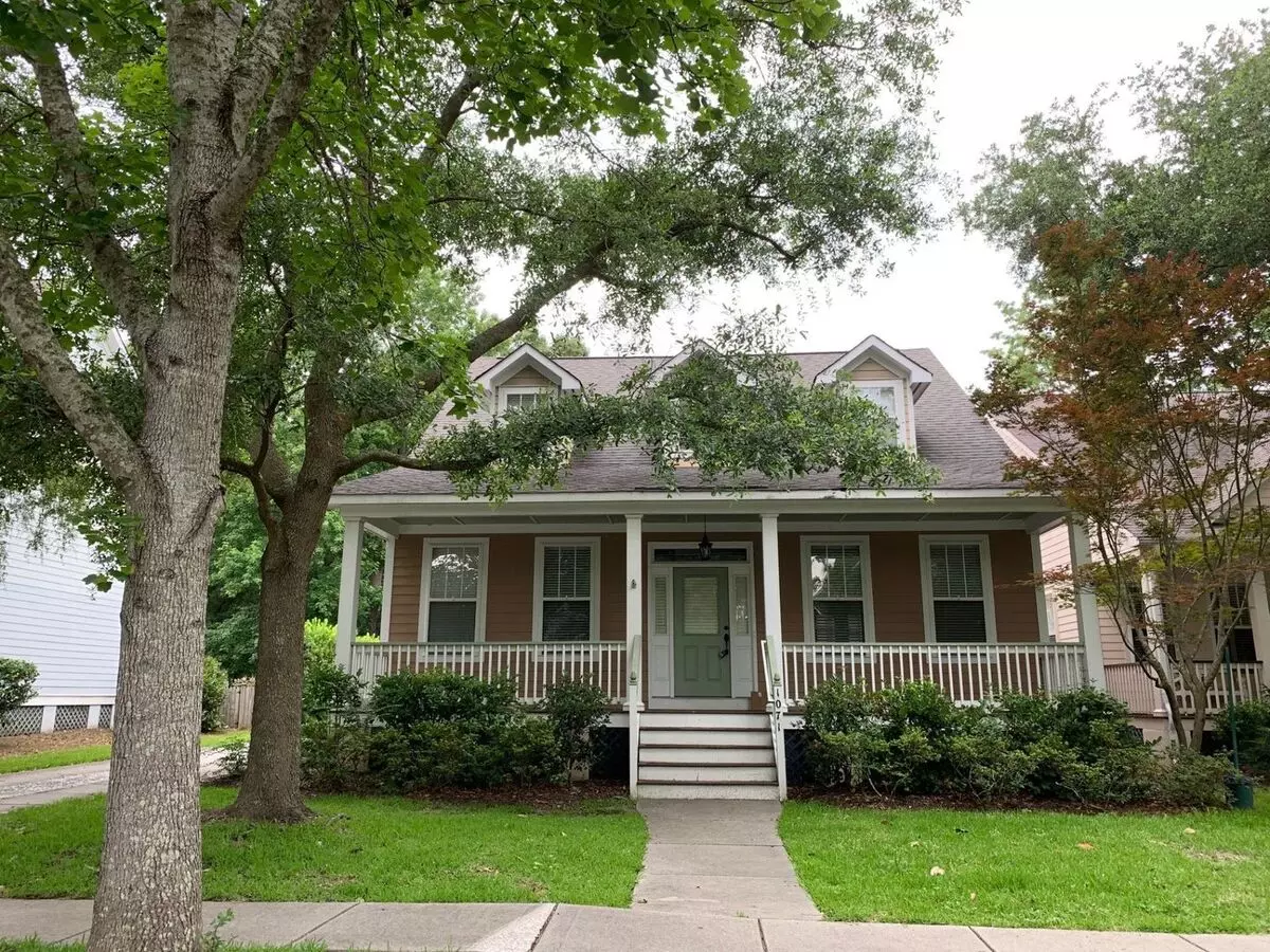 Charming Two Story Home On A Tree Lined Street. House for rent in Daniel Island, SC