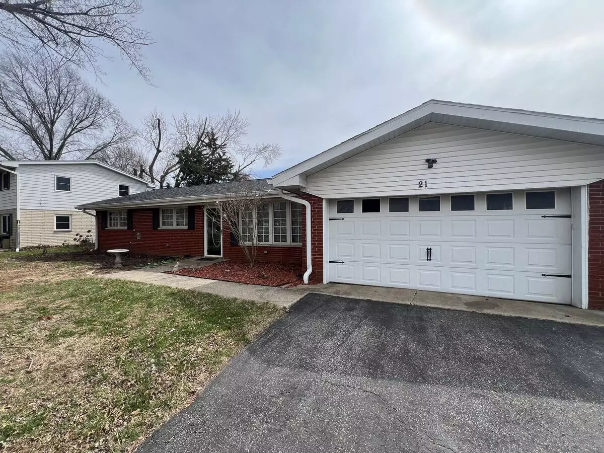 Move In Ready! $1,000 Security Deposit! House for rent in Chatham, IL