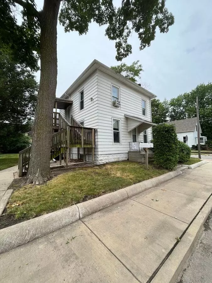 208 W. Miller Apartment for rent in Bloomington, IL