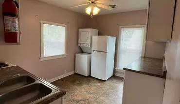 2 of 6 208 W. Miller Apartment for rent in Bloomington, IL