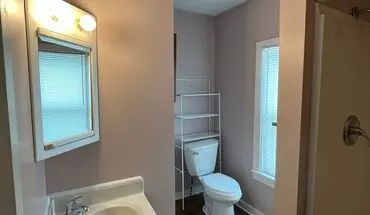 3 of 6 208 W. Miller Apartment for rent in Bloomington, IL