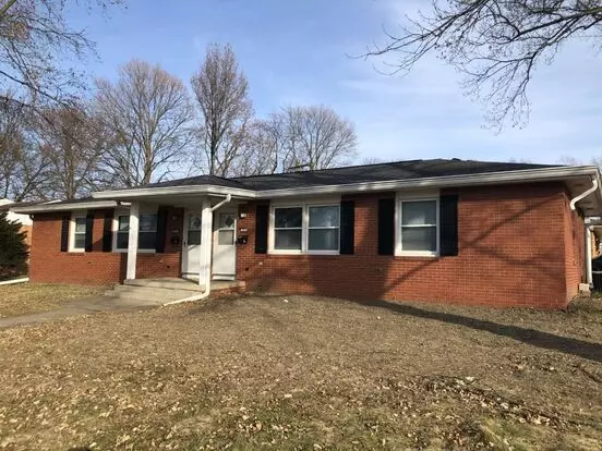 224 Sherwood Way Apartment for rent in Bloomington, IL
