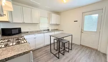 4 of 14 401 E. Locust House for rent in Normal, IL