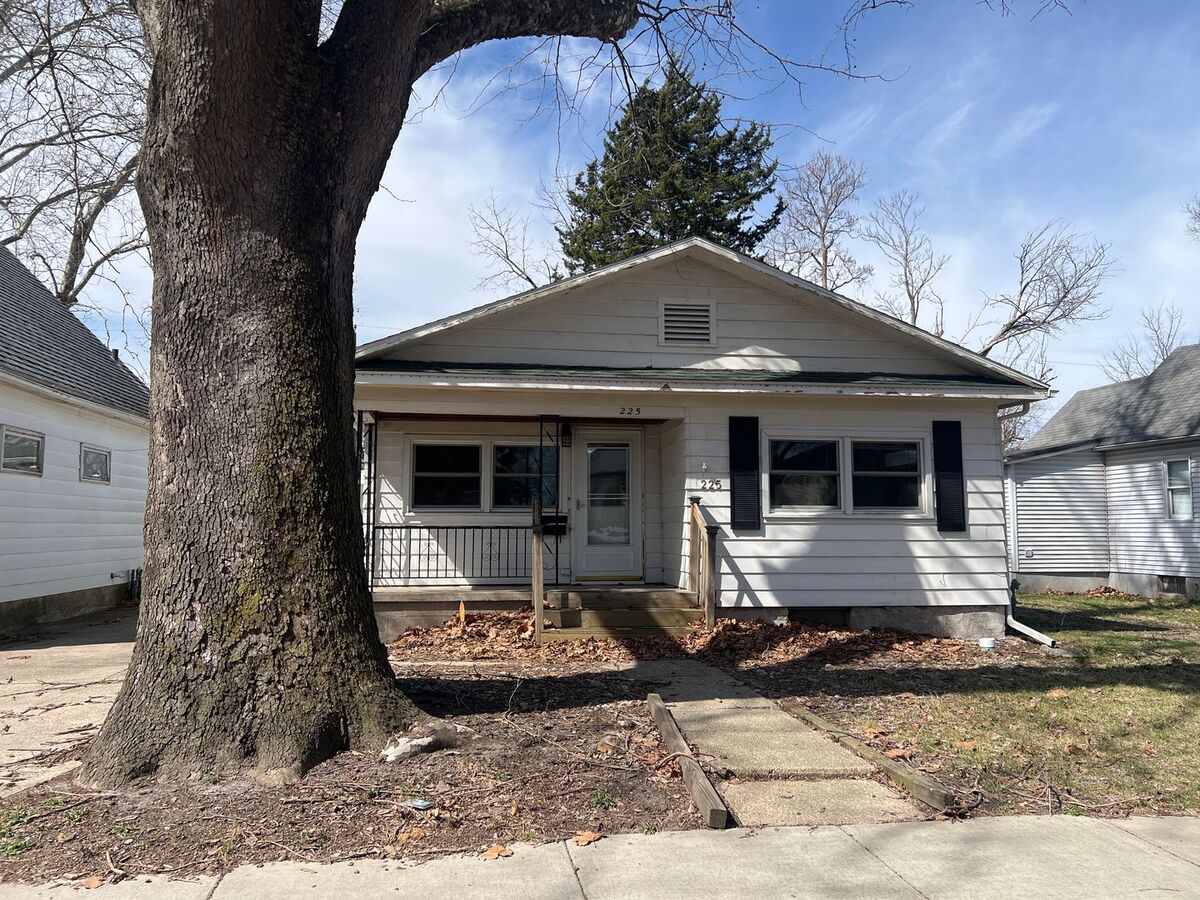 English Springfield 225 N English Springfield, IL House for Rent | Rentable