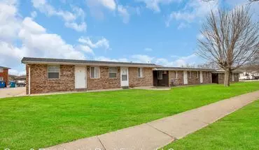 2 of 6 200 W Shelbourne Dr Apartment for rent in Normal, IL