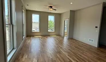 2 of 15 129 E Lincoln Apartment for rent in Goshen, IN