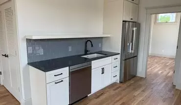5 of 15 129 E Lincoln Apartment for rent in Goshen, IN