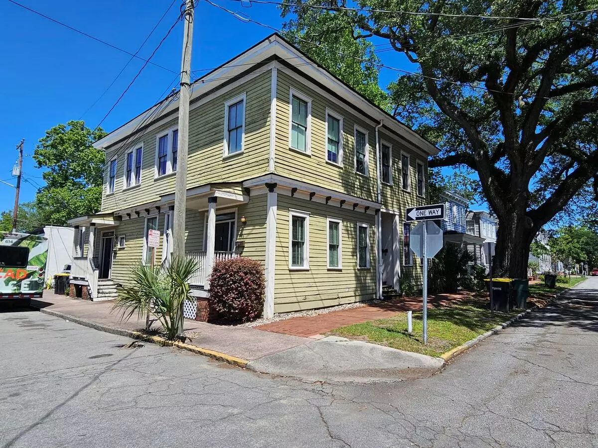 1116 Lincoln St Unit B Apartment for rent in Savannah, GA