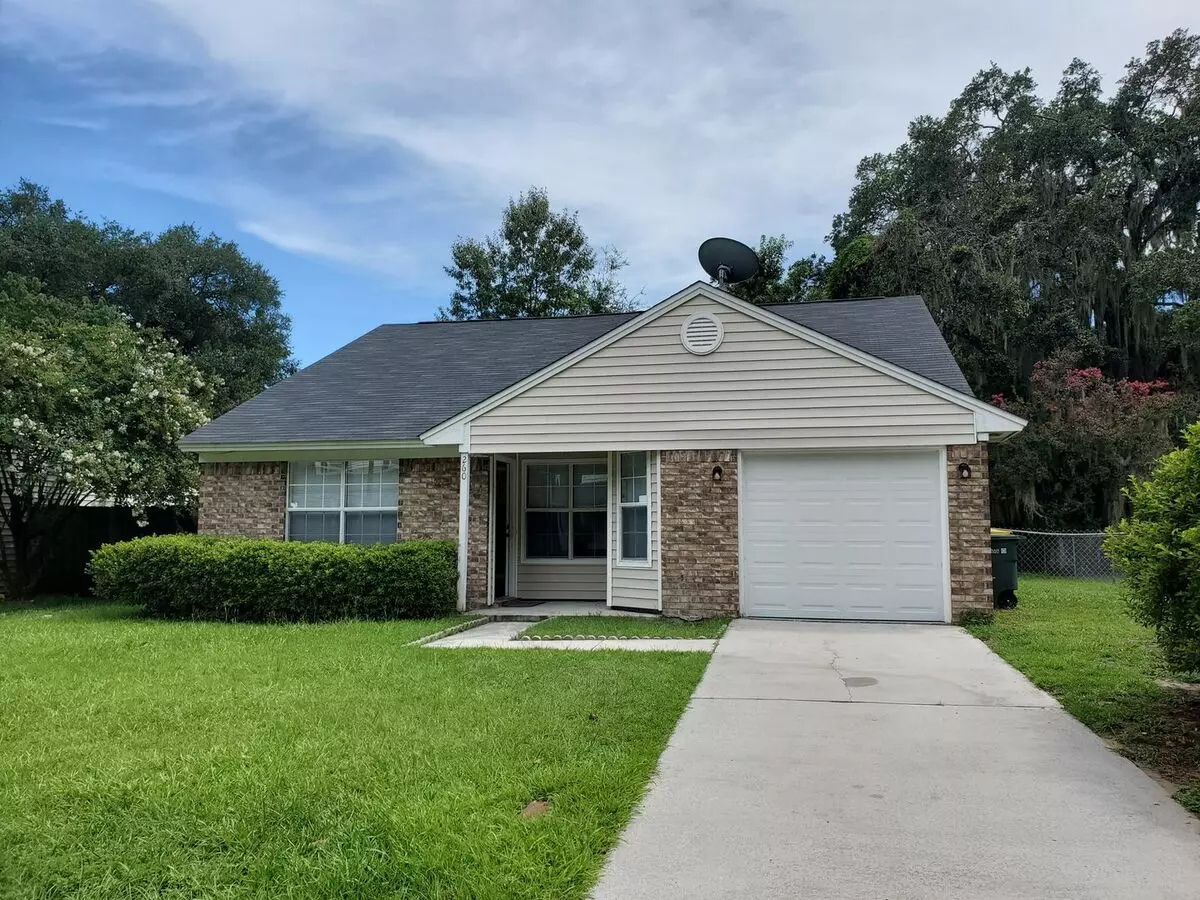 3 Bedroom, 2 Bath Off Of White Bluff! House for rent in Savannah, GA