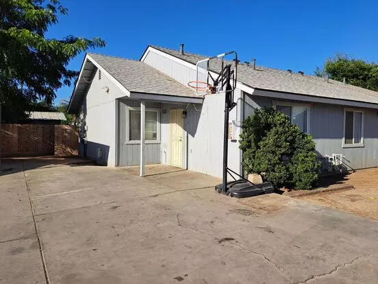 1452 S College Ave Apartment for rent in Dinuba, CA