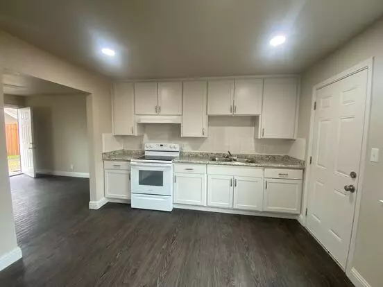 2056 E White Ave Apartment for rent in Fresno, CA