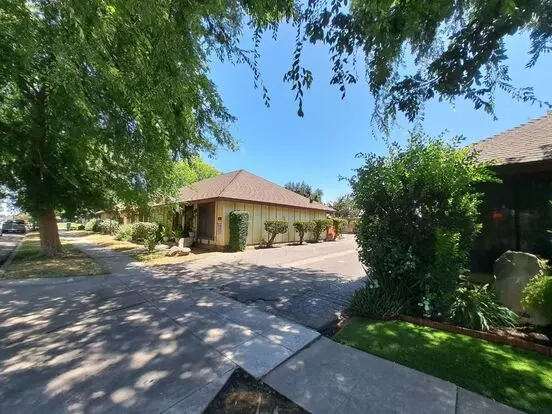 1033-1063 W Cornell Ave Apartment for rent in Fresno, CA