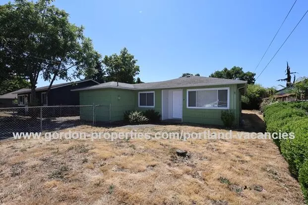 Se Tenino St - Brentwood-darlington Ranch-style 3 Bedroom Home Apartment for rent in Portland, OR Se Tenino St - Brentwood-darlington Ranch-style 3 Bedroom Home Apartment for rent in Portland, OR