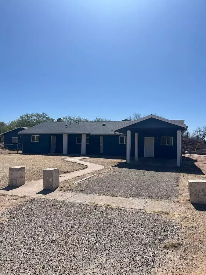 Beautiful 4 Bedroom 3 Bathroom House In Benson Heights Less Than 1 Block From Benson Schools House for rent in Benson, AZ