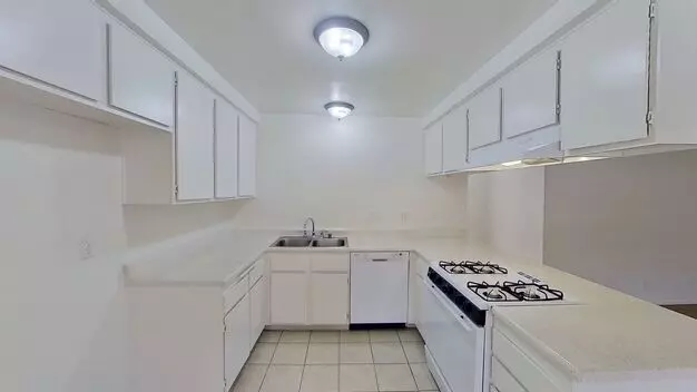 543 N Tustin Ave Apartment for rent in Santa Ana, CA