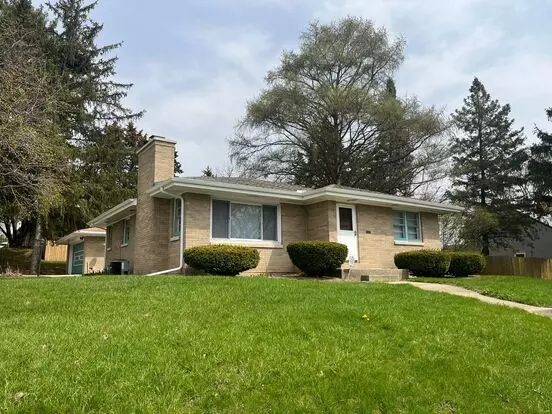 3 Bedroom 2 Bath With Finished Basement Available In Rockford Apartment for rent in Rockford, IL
