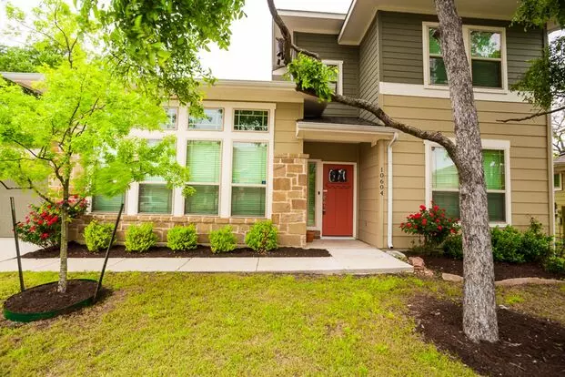 Your Next Home Awaits: Spacious 3/br 2.5/ba With Peaceful Backyard Apartment for rent in Austin, TX