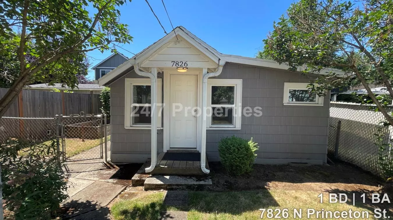 Cozy 1 Bd | 1 Ba House W/ Front & Back Yards - Cathedral Park House for rent in Portland, OR