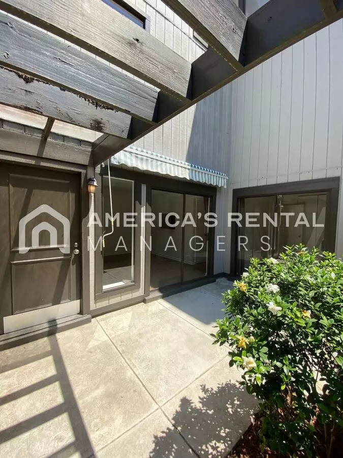 3350 Altamont Rd Unit D20 S House for rent in Birmingham, AL