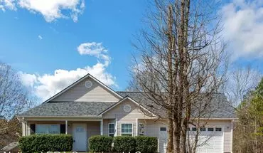 2 of 40 Captivating 3-bedroom, 2-bathroom Ranch-style Residence In Covington, Ga! House for rent in Covington, GA