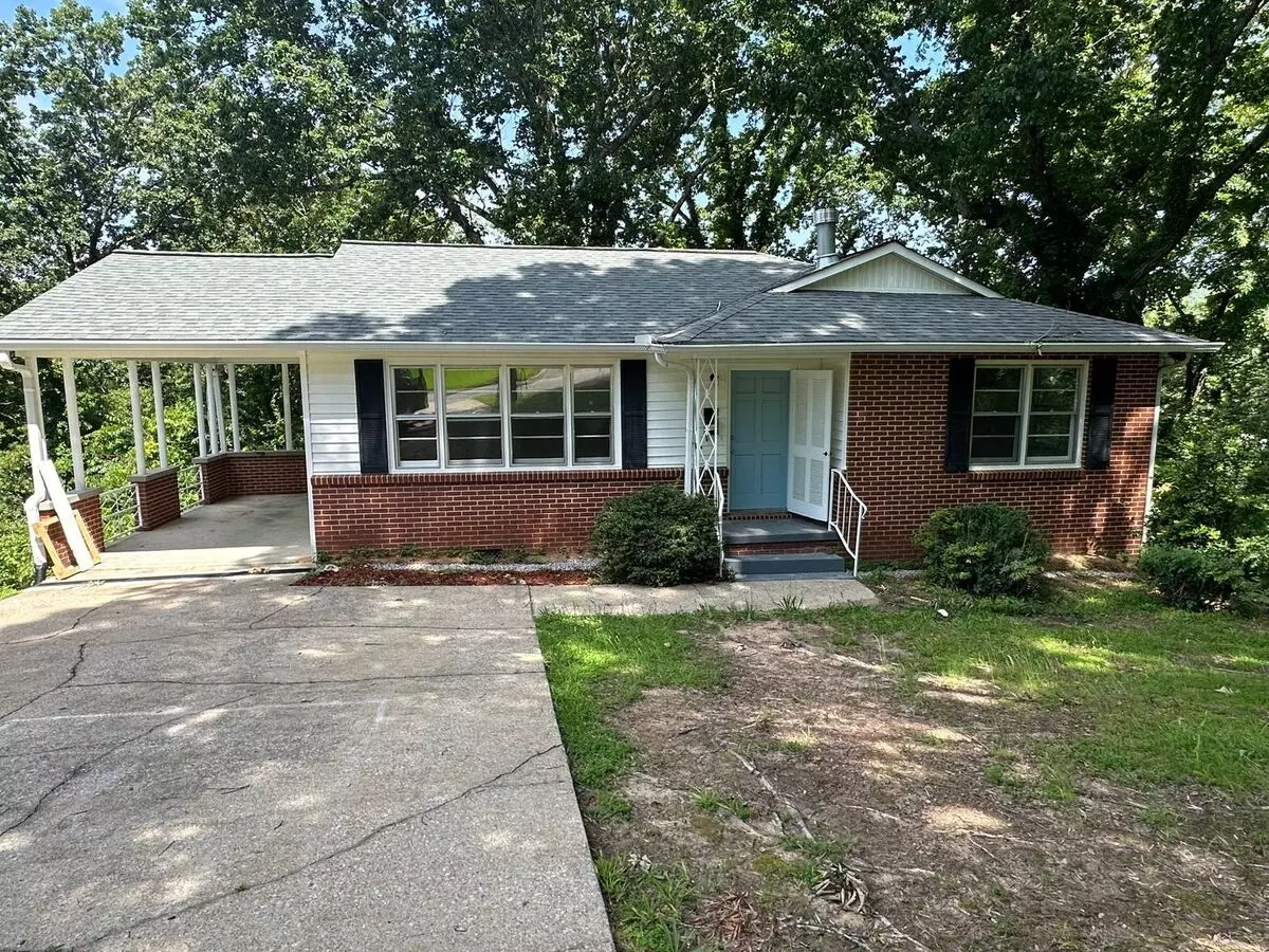 1604 Mccall Dr House for rent in Anniston, AL