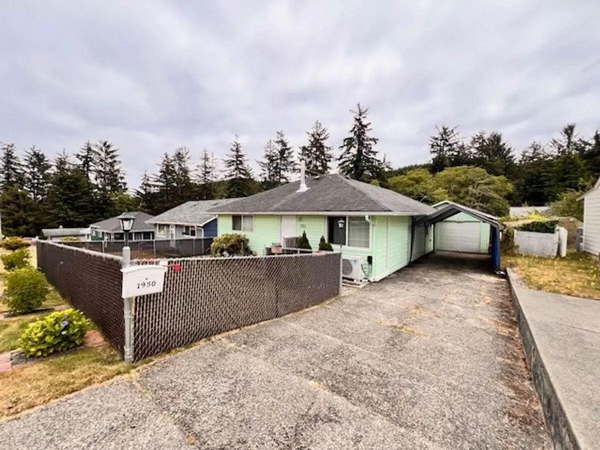 1950 Birch Apartment for rent in Reedsport, OR