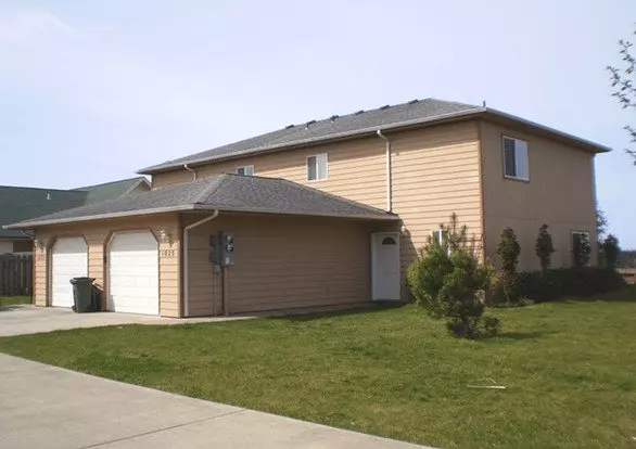 1025 & 1035 Kentucky Apartment for rent in Coos Bay, OR