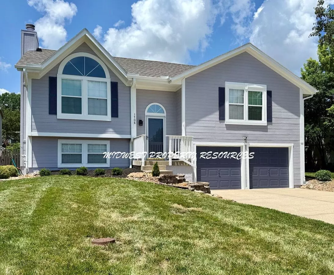 Beautifully Updated 3 Bed, 2 Bath Split-level Home With Finished Basement House for rent in Lees Summit, MO