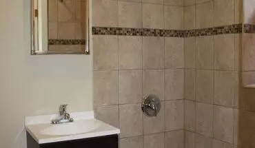 4 of 28 Jeffery Parkway Apartments Apartment for rent in Chicago, IL