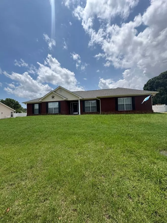 Wood Creek Subdivision!! Close To Ft Novosel's/enterprise Gate!! Pool!!! Lots Extras!! House for rent in Enterprise, AL