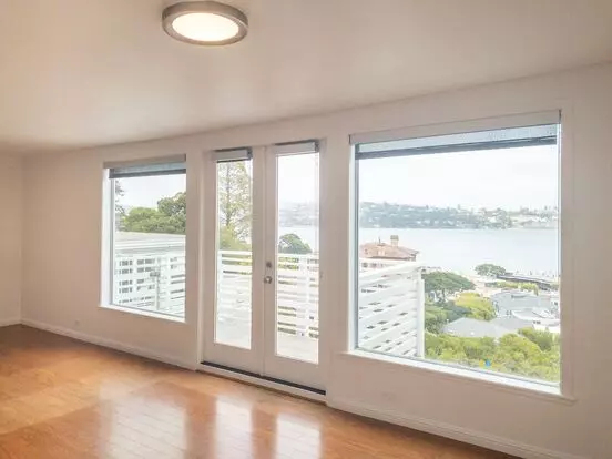 Stunning Views! 1 Br/1 Ba Unit! Gym! Private Deck! Parking! Progressive Apartment for rent in Sausalito, CA