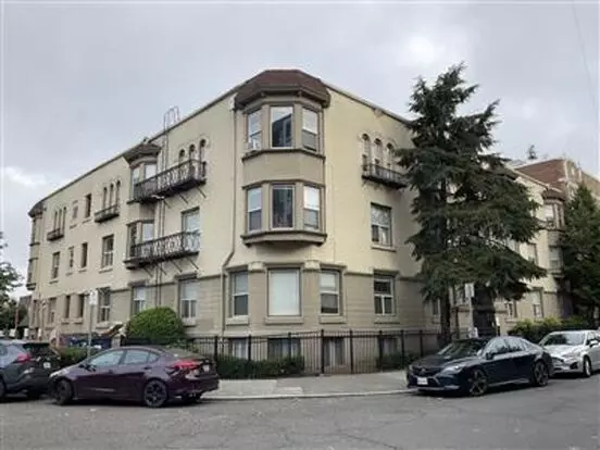 Welcome to Roycroft! A beautiful turn of the century property in Capitol Hill! First month free! Apartment for rent in Seattle, WA