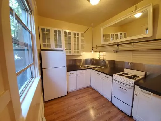 Ashton Apartment for rent in Seattle, WA