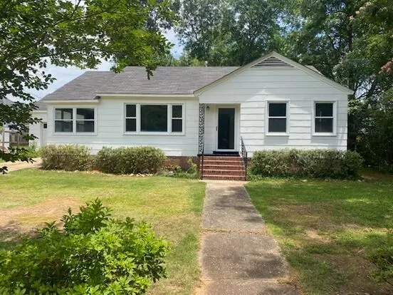 614 Avenue B Apartment for rent in West Point, GA