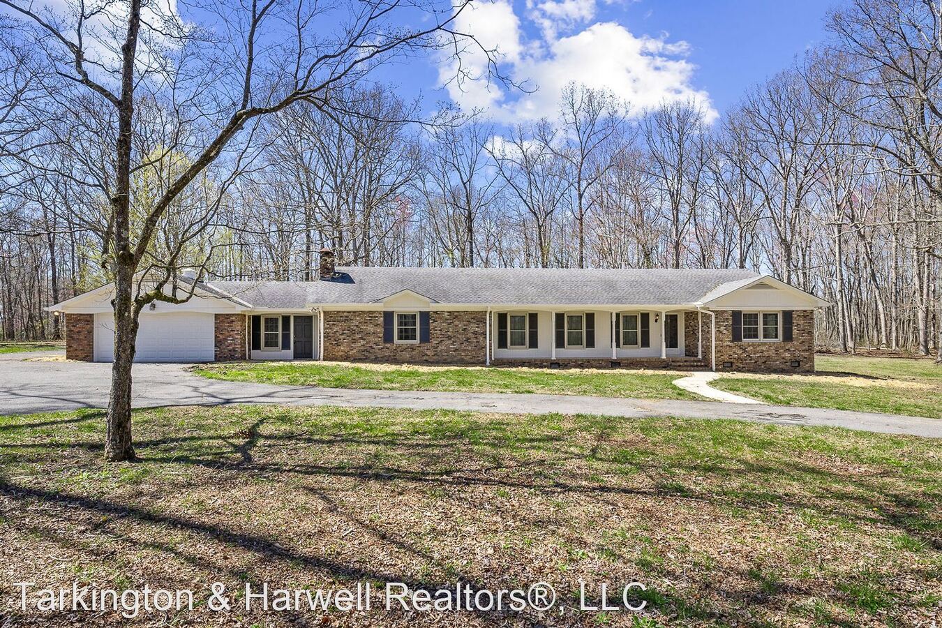 284 Hickory Ln Smithville, TN House for Rent Rentable
