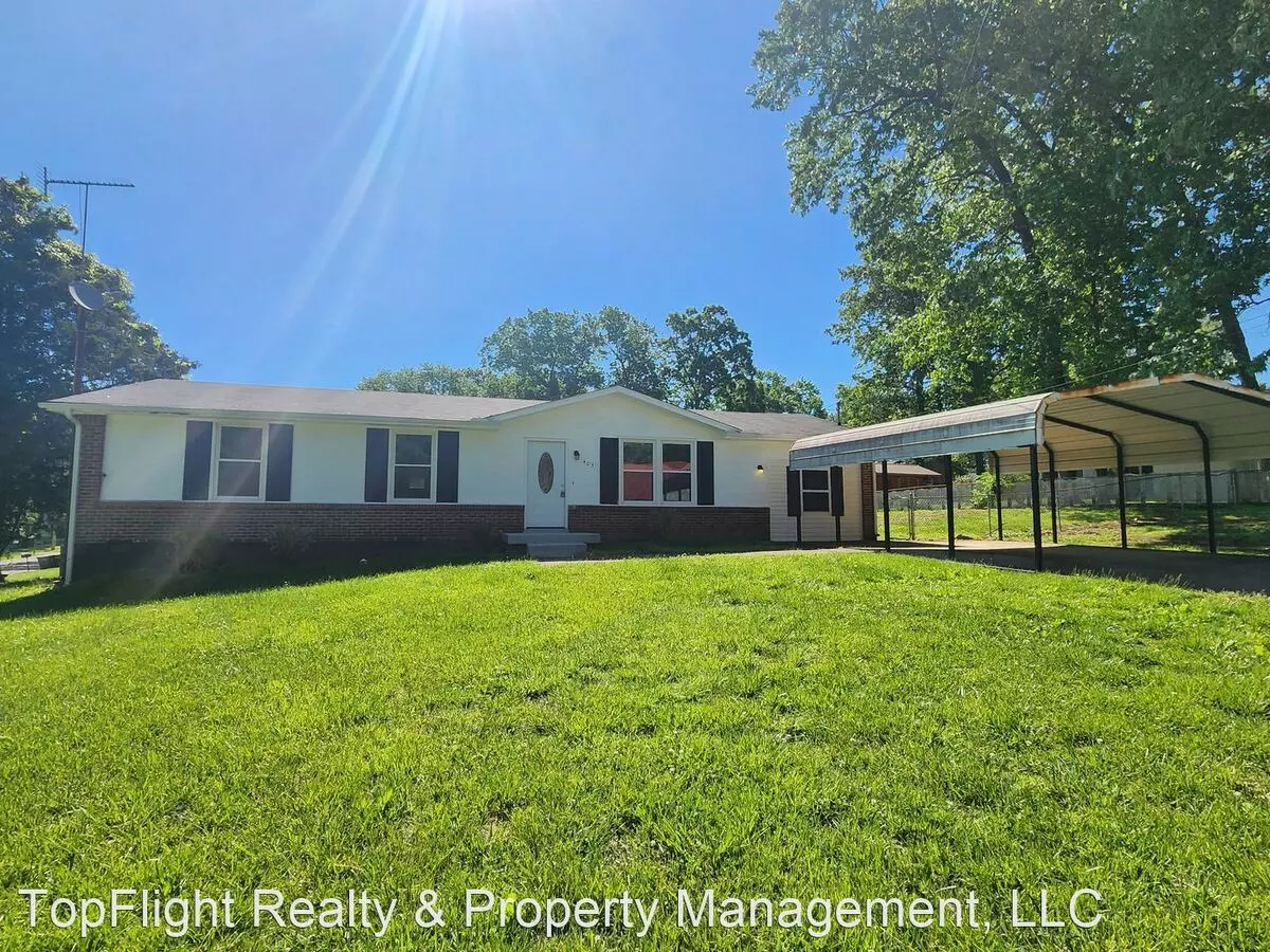 $1695 - 3 Beds 2 Baths + Bonus Room House for rent in Clarksville, TN
