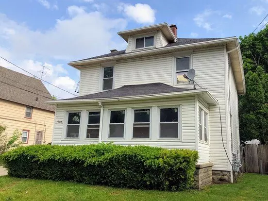703 Spencer Ne Apartment for rent in Grand Rapids, MI