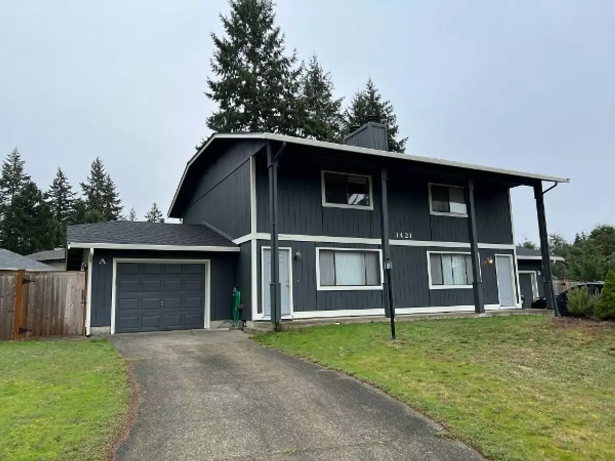 Pending Application; Hawk's Prairie Duplex House for rent in Lacey, WA