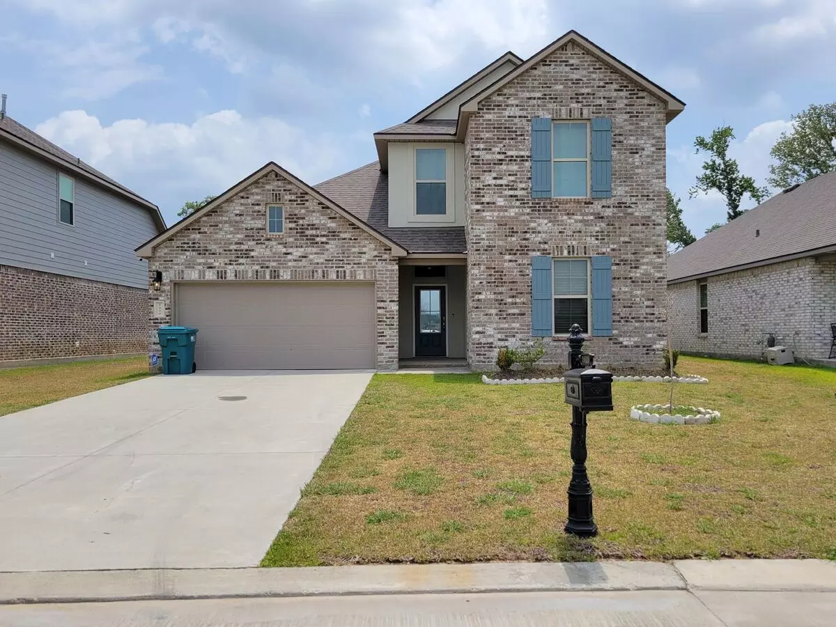 Stunning 4B Townhome Available In Westlake House for rent in Westlake, LA