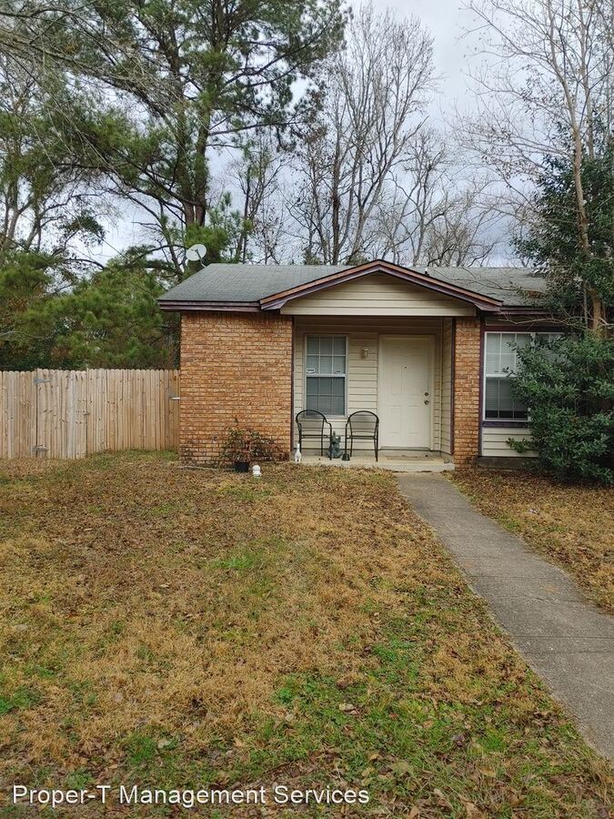 2/1 With Fenced In Backyard Apartments Tallahassee, FL