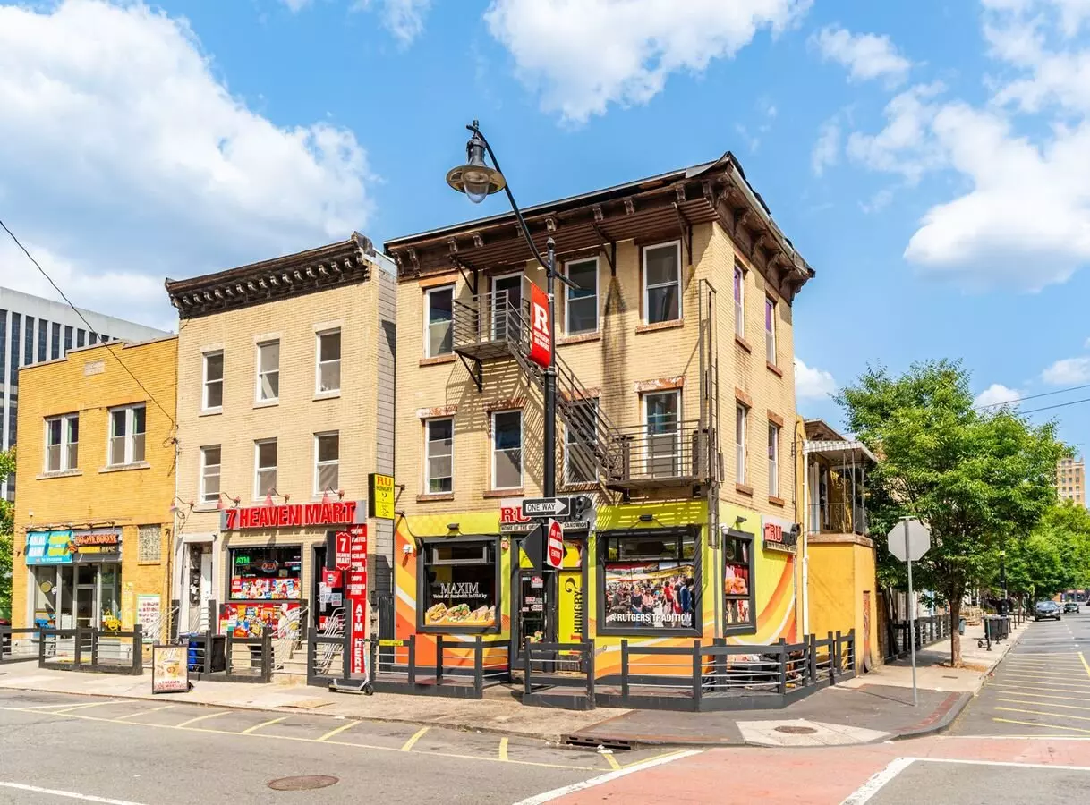 164 University Ave Apartment for rent in Newark, NJ