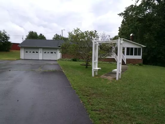 Nestled Under Hanging Rock State Park! Apartment for rent in Walnut Cove, NC