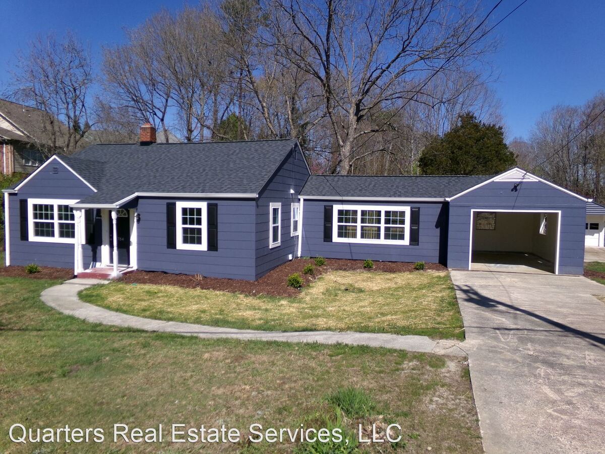 784 S Peace Haven Rd Winstonsalem, NC House for Rent