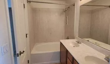 5 of 16 601 Menaul Unit 2502 House for rent in Albuquerque, NM