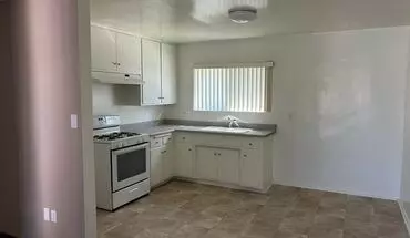 4 of 5 R01-398-mf Apartment for rent in Paramount, CA