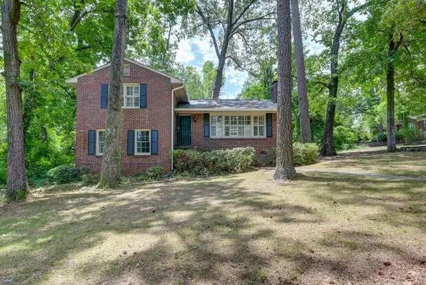 Charming Updated Brick Home With Spacious Yard In Prime Columbia Location! Apartment for rent in Columbia, SC