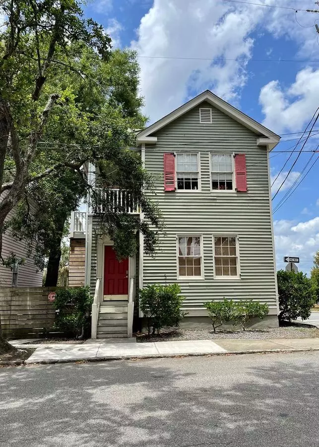Available 8/1. Gorgeous 2 Br/1 Ba Unit In The Historic East Side! House for rent in Charleston, SC